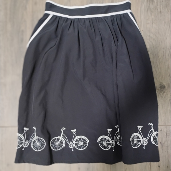Anthropologie Comme Toi Embroidered Bicycle Skirt Medium - Picture 8 of 13